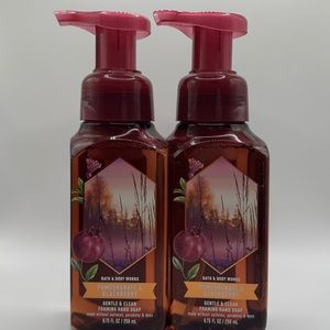Bath & Body Works Foaming Hand Soap - Pomegranate & Blackberry- Set of 2